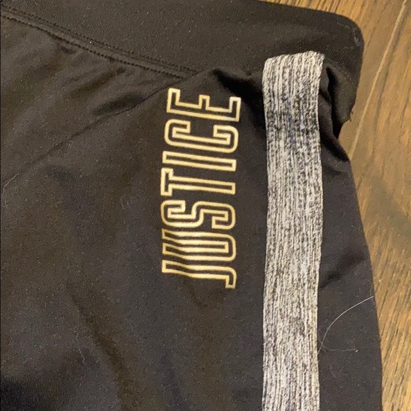 3 pairs of girl shorts. - Picture 8 of 9